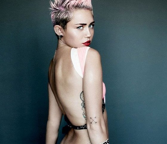 Miley Cyrusová dala na Instagram svou svdnou fotografii jako nejvíc sexy ena...