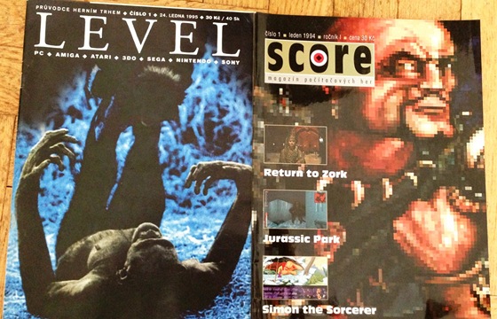 První ísla papírových herních magazín Level a Score