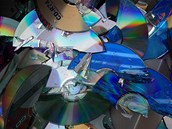 Dříve je všichni vypalovali, dnes se jich mnozí zbavují. Doba CD a DVD pomalu Dříve je všichni vypalovali, dnes se jich mnozí zbavují. Doba CD a DVD pomalu
