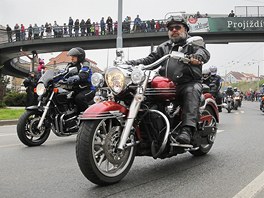 Z plzeského pivovaru zamíili motorkái do Plané. Trasa mla necelých 70...