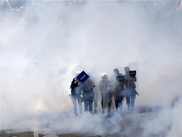 Do poklidných protest ml první máj daleko v tureckém Istanbulu. Policie tam...