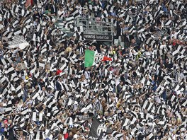 BUDE SE SLAVIT. Fanouci Juventusu se tí na oslavy titulu, které oekávají po...