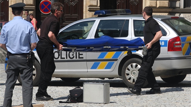 U ve olomouckho chrmu svatho Moice leelo mrtv tlo neznm eny. Policist na frekventovan msto v srdci Olomouce dorazili kolem druh hodiny odpoledne. S velkou pravdpodobnost spchala sebevradu. (9. kvtna 2013)