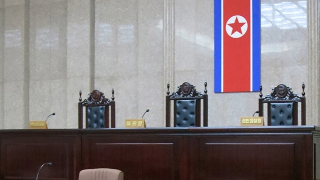 Interir Nejvyho soudu KLDR v Pchjongjangu