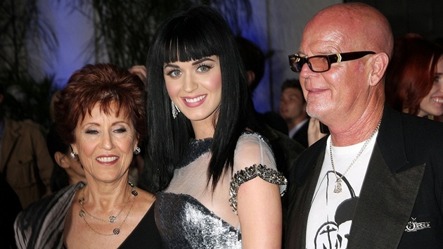 Katy Perry a jej otec Keith Hudson s manelkou Mary (2010)