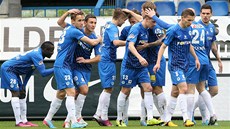 Fotbalisté Liberce se radují z gólu Michaela Rabušice do sítě Sparty. Fotbalisté Liberce se radují z gólu Michaela Rabušice do sítě Sparty.