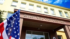 Bývalá ZŠ náměstí Interbrigády nese jméno chicagského starosty původem z Čech Bývalá ZŠ náměstí Interbrigády nese jméno chicagského starosty původem z Čech