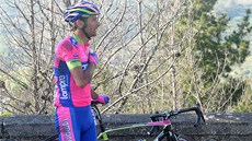 TAK KDE JSTE? Italský cyklista Michele Scarponi ve 3. etapě Gira spadl a TAK KDE JSTE? Italský cyklista Michele Scarponi ve 3. etapě Gira spadl a
