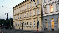 Jednou z pokozených památkov chránných budov je i Palác Laanských, ve kterém sídlí kavárna Slavia.