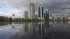 V čečenské metropoli se čile staví moderní výškové budovy. V čečenské metropoli se čile staví moderní výškové budovy.