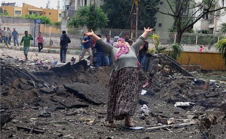 Pi pumovém útoku na syrské stran hranice s Tureckem zemelo 43 lidí. Ilustraní snímek