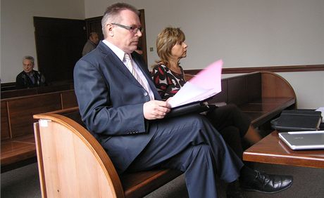 Vedoucí stavebního úadu Jan Martyák s referentkou Alenou Orlivovou pi
