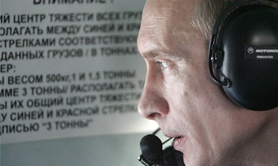 Ruský prezident Vladimir Putin na palub vládního vrtulníku 