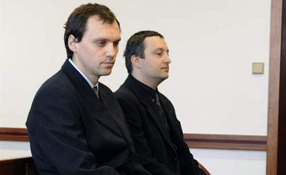Obalovaní provozovatelé zorbingu Roman Cymorek (vlevo) a Jaroslav lehofer