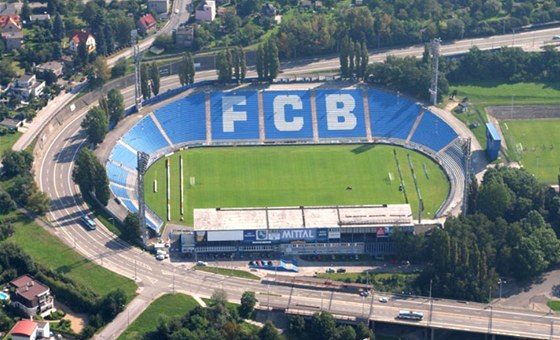 Stadion Bazaly z ptaí perspektivy. Zstane krachujícímu klubu, nebo ho odkoupí...