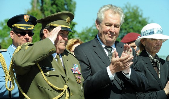 Prezident Milo Zeman a pedseda eského svazu bojovník za svoboru Jaroslav