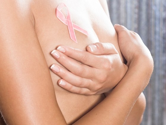 Rakovinou prsu trpí v esku pes sedmdesát tisíc en (ilustraní snímek).