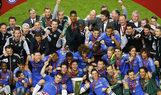 KOMLETNÍ TÝM. Chelsea, vítzové Evropské ligy pro rok 2013.