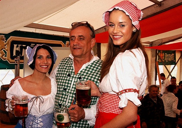 eský pivní festival láká i známé osobnosti.