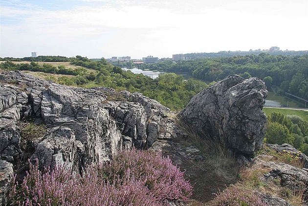 Skály v Divoké árce nad Dbánem (ilustraní foto)