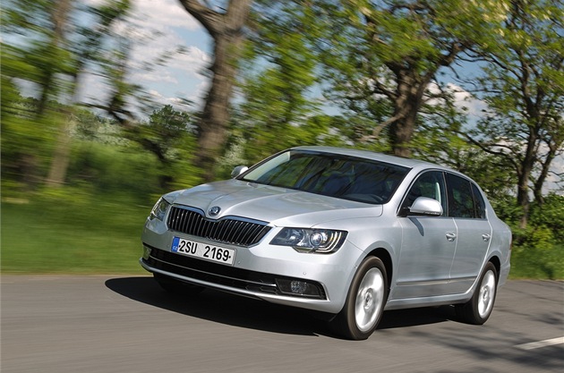 Škoda Superb druhé generace ve faceliftovaném provedení Škoda Superb druhé generace ve faceliftovaném provedení