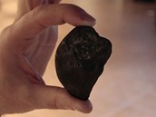 Nejvt kus eljabinskho meteoritu o hmotnosti 142 gram na vstav v Ruzyni
