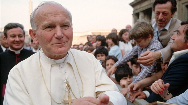 Jan Pavel II. si zskal miliony vcch po celm svt. Umlec ze Slovenska, kter se za nj vydval, sbral sympatie jen na jedn italsk ulici.