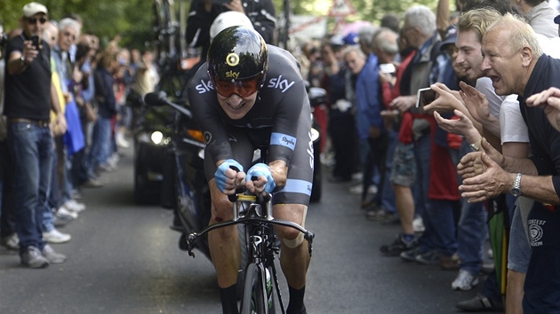 Britsk cyklista Bradley Wiggins na trati asovky na Giru dItalia