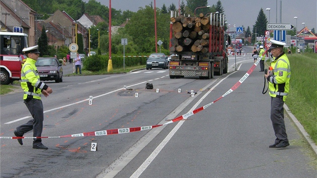 Tah z Uherskho Hradit smrem na Zln byl v Jaroov po nehod zcela uzaven dv hodiny.