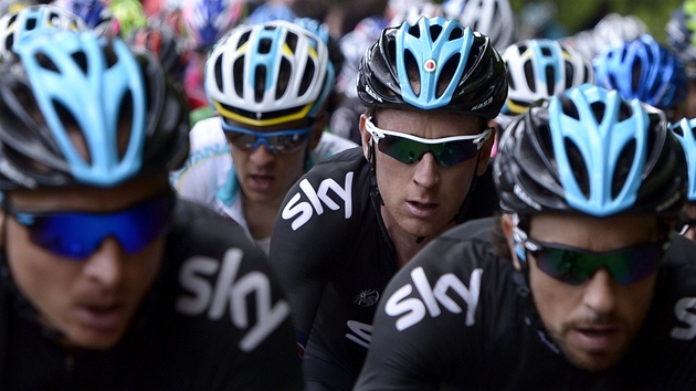 Stj Sky na Giru dItalia. Druh zprava britsk favorit Bradley Wiggins.