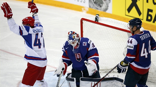 DALÍ PORÁKA. Sloventí hokejisté prohráli s Ruskem 1:3 a postup do
