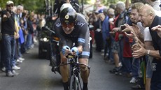 Britský cyklista Bradley Wiggins na trati asovky na Giru d´Italia