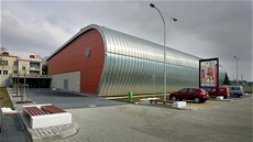 Nová sportovní hala v Tyrov ulici v Chodov.