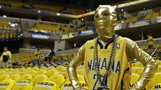 Fanoušek basketbalové Indiany před zápasem s New Yorkem. Fanoušek basketbalové Indiany před zápasem s New Yorkem.