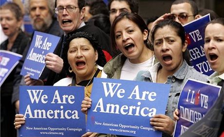 Nelegální imigranti v USA jsou u jen krek k získání obanství.