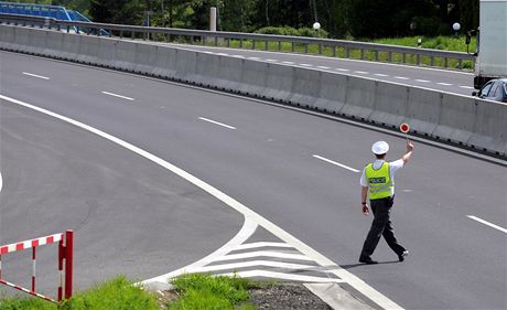 Kontrole se mladík chtl vyhnout. idil toti se zákazem a pod vlivem drog. Ilustraní snímek