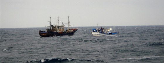 Severní Korea propustila rybáskou lo, kterou zadrovala od 5. kvtna.
