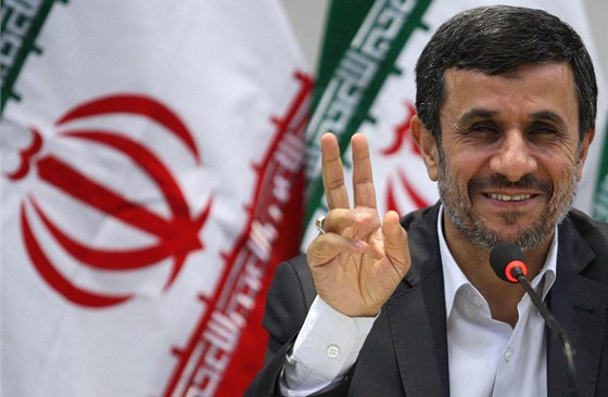 Írán se pod vedením prezidenta Mahmúda Ahmadíneáda brání ped útoky údajných