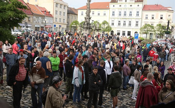 Jindich Svoboda, kterého Romové chtli zbít za vyvolávání protiromských vání, spolupoádal v Duchcov po napadení manelského páru první demonstraci.