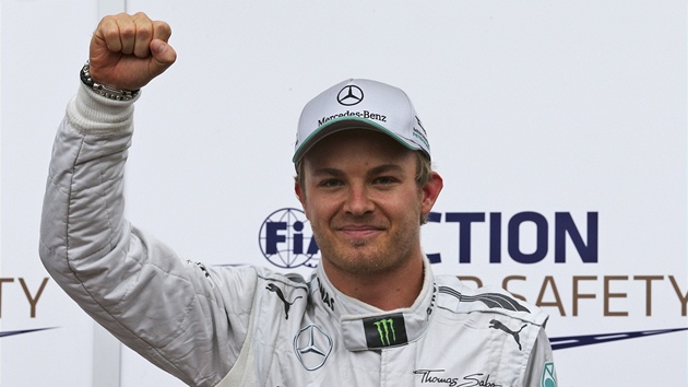 VTZ KVALIFIKACE. Nico Rosberg z Mercedesu se raduje, v kvalifikaci si vyjel pole position na Velk cen Monaka.