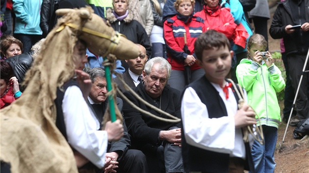 Prezident Milo Zeman se zastnil otevrn studnek Barborky a Vitulky u T Studn nedaleko Novho Msta na Morav.