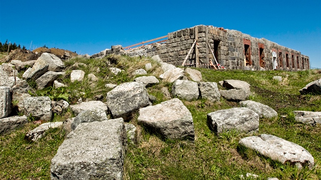Ruiny Petrovy boudy v Krkonoch (kvten 2013)