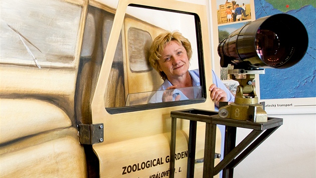 Lenka Vgnerov, dcera nejslavnjho editele zoo ve Dvoe Krlov nad Labem Josefa Vgnera v expozici vnovan jeho africkm vpravm