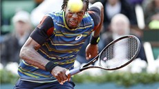 ZARPUTILÝ ATLET. Gael Monfils v utkání 1. kola Roland Garros s Tomáem...