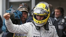 JO! Nico Rosberg z Mercedesu slaví poté, co si v Monaku vyjel pole position.