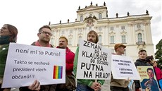 Protest proti postupu prezidenta Miloše Zemana při udělování profesury Martinu... Protest proti postupu prezidenta Miloše Zemana při udělování profesury Martinu...