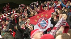 Fanouci Bayernu slaví vítzství na mnichovském stadionu, kde penáeli zápas