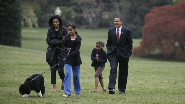 Barack Obama s rodinou a jejich pes Bo (2009)