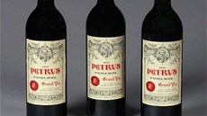 Lahev vína Petrus z roku 1990 vyjde až na 2 500 eur, tedy 65 tisíc korun. Lahev vína Petrus z roku 1990 vyjde až na 2 500 eur, tedy 65 tisíc korun.