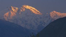 Nanga Parbat je je devátá nejvyí hora svta a druhá nejvyí hora Pákistánu.